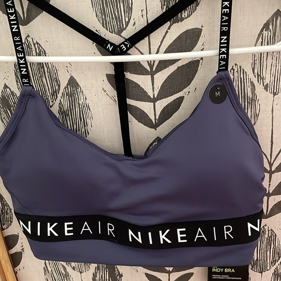 ✴️ NWT NIKE TRAINING INDY BRA SIZE MEDIUM LIGHT SUPPORT WITH PADS BLUE BLACK - Picture 2 of 6